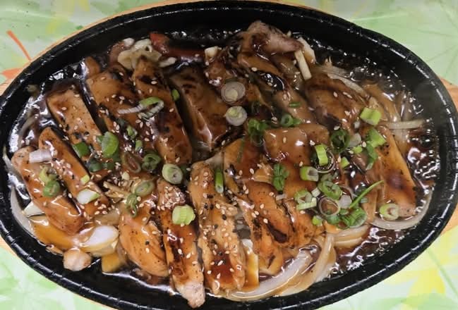 Chicken Teriyaki & Rice / 치킨 데리야끼 + 밥 / 照烧鸡肉配米饭